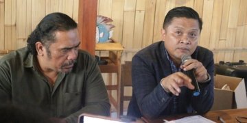 Kuasa hukum Jamie McIntyre Komang Ari Sumartawan, SH saat konferensi pers