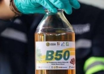 B50 Adalah bahan bakar diesel campuran yang terdiri dari 50% biodiesel berbasis minyak kelapa sawit dan 50% solar fosil