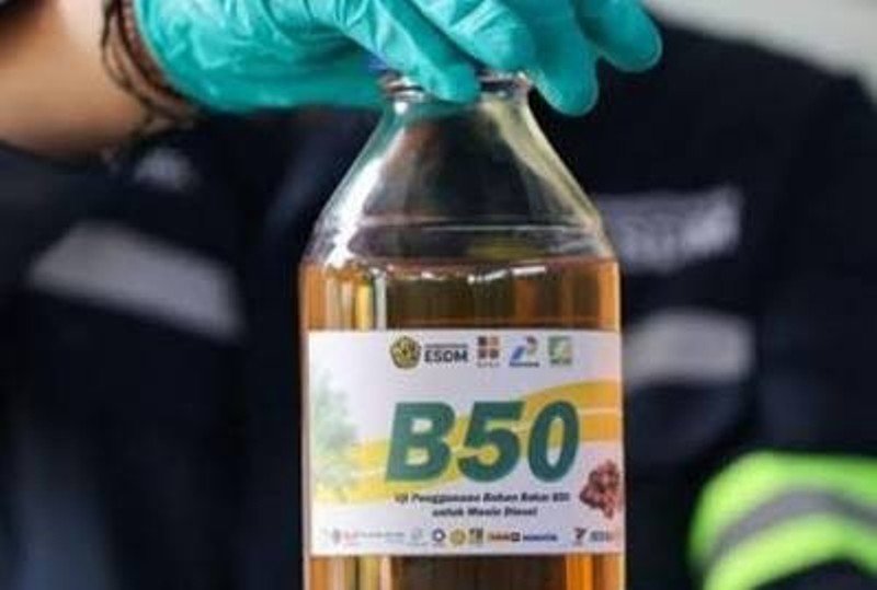 B50 Adalah bahan bakar diesel campuran yang terdiri dari 50% biodiesel berbasis minyak kelapa sawit dan 50% solar fosil