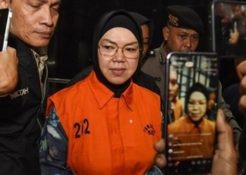 Bupati Sukoharjo Etik Suryani