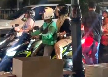 HIPPMAKOTA Kendari Berbagi Di Lampu Merah Mtq