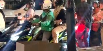 HIPPMAKOTA Kendari Berbagi Di Lampu Merah Mtq