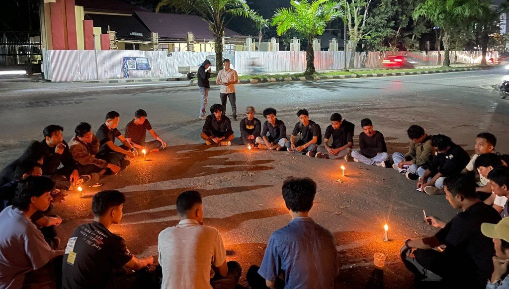 Malam Renungan AMAN Sultra Soroti Kaburnya 11 Tahanan Polres Kolaka Utara