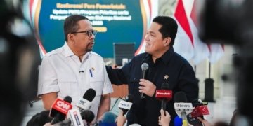 Menpora Erick Thohir didampingi Kepala Bakom RI Muhammad Qodari