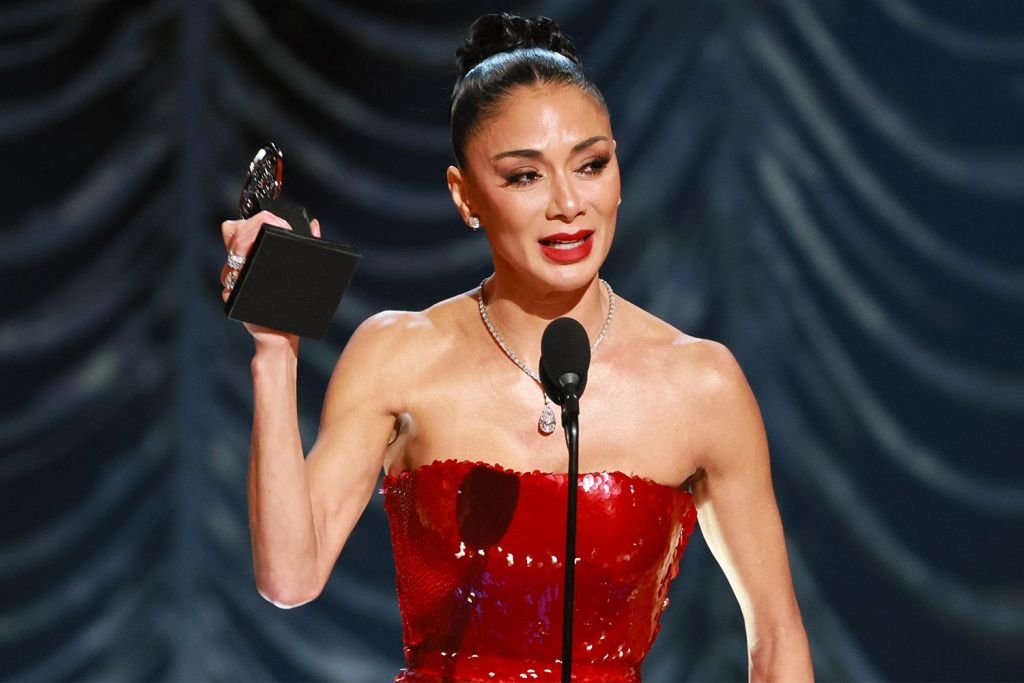 Nicole Scherzinger, Pemenang Tony Awards dan anggota Pussycat Dolls