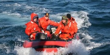 Pencarian Rombongan 5 Jurnalis Yang Liputan Erupsi Gunung Anak Krakatau yang hilang