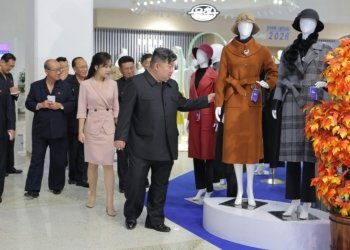 Kim Jong Un appears at clothing expo after latest internet rumors on death